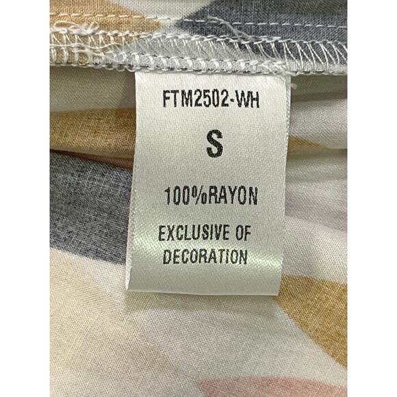 THML Smocked Neck Geometric Print Puff Sleeve Blouse Size S 100% Rayon - Picture 3 of 9